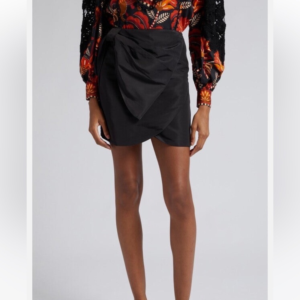 FARM Rio Black Tafeta Mini Skirt